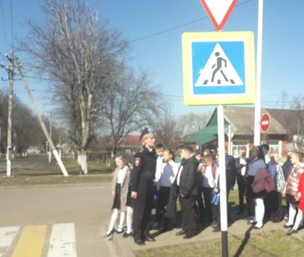 Памятка для родителей по обучению детей правилам дорожного движения