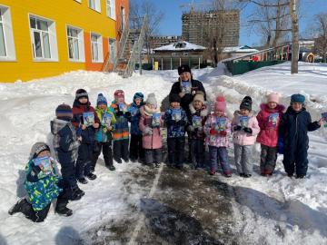 Инспекторы ОГИБДД провели в городе Южно-Сахалинске занятие в детском саду