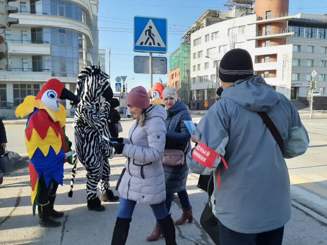 Сотрудники Госавтоинспекции совместно с представителями КТОС «Центральный» провели профилактическое мероприятие «Мы за безопасность на дорогах