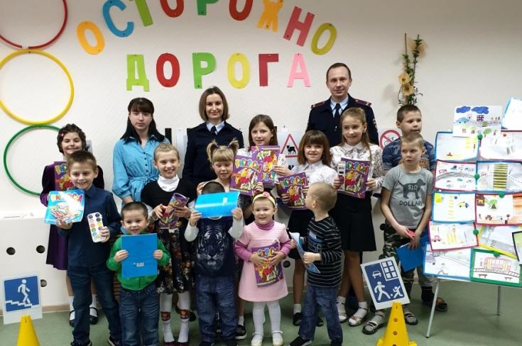 Волгоградские полицейские подвели итоги конкурса рисунков «Осторожно, дорога!»
