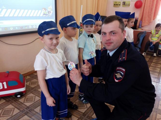 Томские Госавтоинспекторы приняли участие в торжественной церемонии вступления в отряд юных инспекторов движения