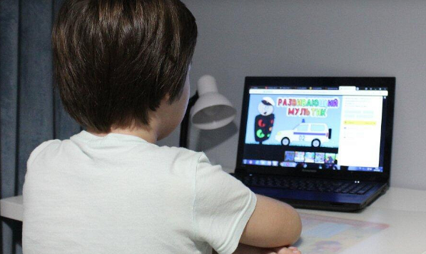 В Армавире школьники во время карантина онлайн изучают правила дорожного движения