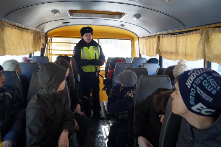 В рамках Декады детской дорожной безопасности автоинспекторы посетили Центр помощи детям, оставшимся без попечения родителей и провели инструктаж дорожной безопасности