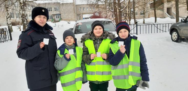 Юные инспекторы движения с. Городищна в очередной раз отправились на улицы, предупреждать пешеходов о соблюдении дорожных правил.