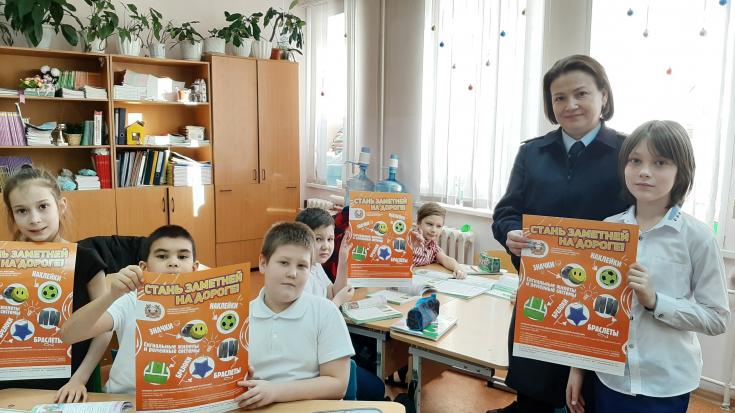 Госавтоинспекторы Югры продолжают напоминать о важности использования фликеров