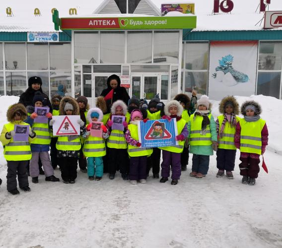 Общественность Югры напомнила водителям из отдаленных поселков округа о правилах безопасной перевозки детей
