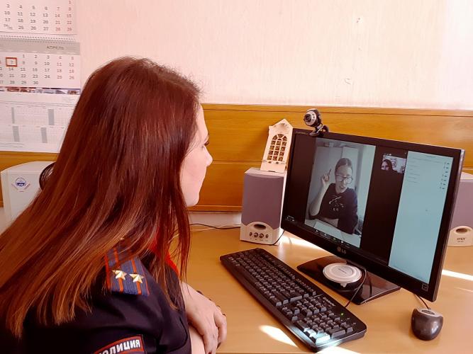 В Томске сотрудники ГИБДД проводят онлайн-уроки дорожной безопасности