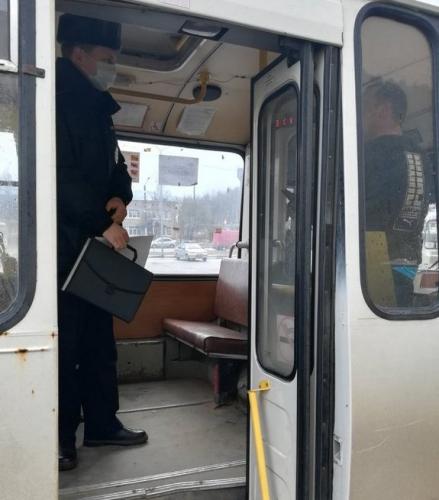 Госавтоинспекторы Костромы сняли с маршрута два пассажирских автобуса
