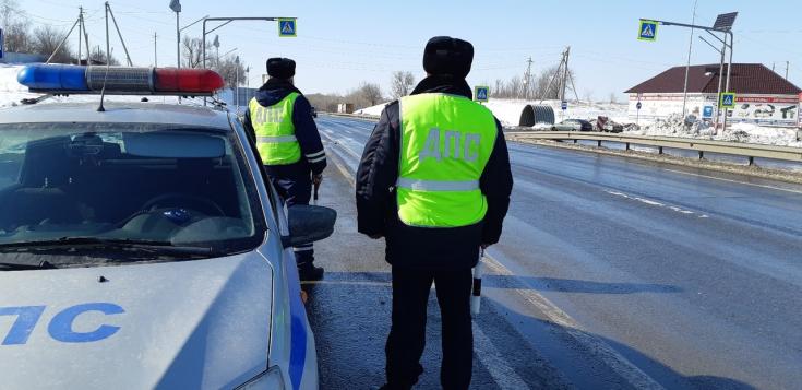 Автоинспекторы Красноярского района провели профилактическое мероприятие вблизи пешеходного перехода