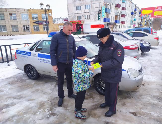 Сотрудники ГИБДД Чапаевска принимают активное участие в региональной акции «Говорящий патруль»
