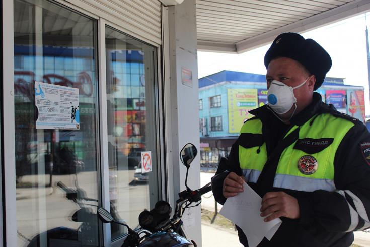 В Черемхово сотрудники Госавтоинспекции провели профилактические беседы в магазинах продажи мототехники