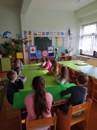 Воспитанники детского сада города Андреаполь в игровой форме изучают Правила дорожного движения