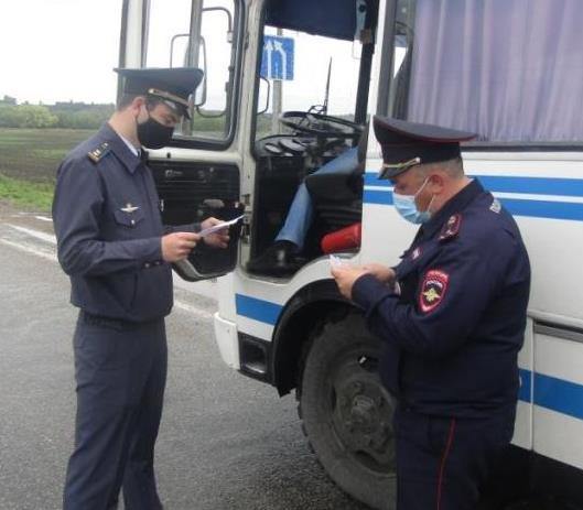 Госавтоинспекторы Адыгеи осуществляют контроль за нелицензированными перевозчиками
