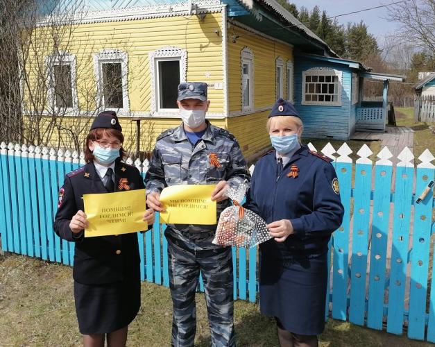 Сотрудники ГИБДД Верховажского района поздравили ветеранов с 75 – годовщиной Победы в Великой Отечественной войне