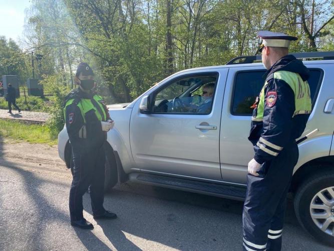 В городе Светлом сотрудники Госавтоинспекции в перВ городе Светлом сотрудники Госавтоинспекции в период праздничных и выходных дней остаются на постуиод праздничных и выходных дней остаются на посту