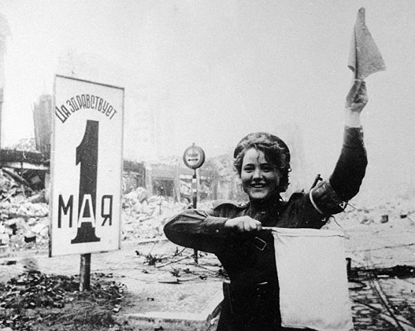 Женская служба регулировщиц движения на войне считалась столь же опасной, как и у солдат на передовой