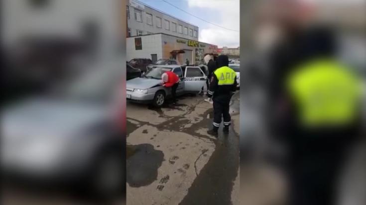 В Вологодской области экипажем дорожно-постовой службы остановлен автомобиль мифического «Отдела по борьбе с коронавирусом»