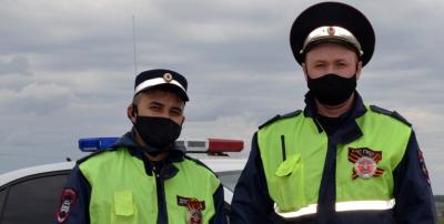 Сотрудники Госавтоинспекции спасли пожилую женщину из горящего дома в Йошкар-Оле
