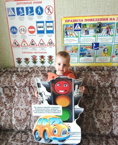 В Новгородской области дети и подростки транслируют творческие варианты изучения правил дорожной безопасности