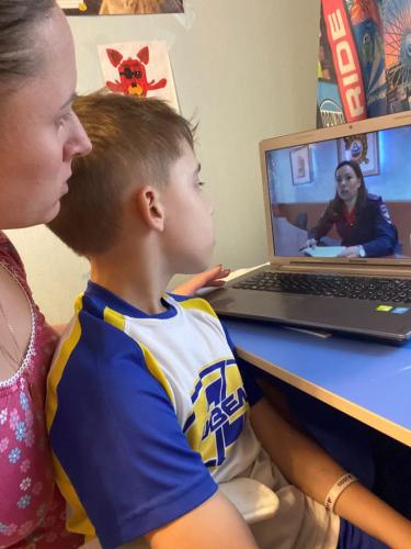 Сотрудники ГИБДД проводят для родителей пензенских школьников родительские часы онлайн