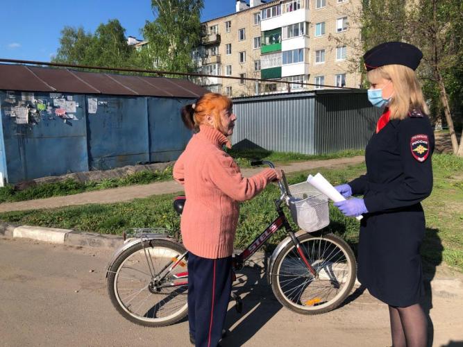 Саратовские автоинспекторы обратились к велосипедистам с призывом о соблюдении ПДД