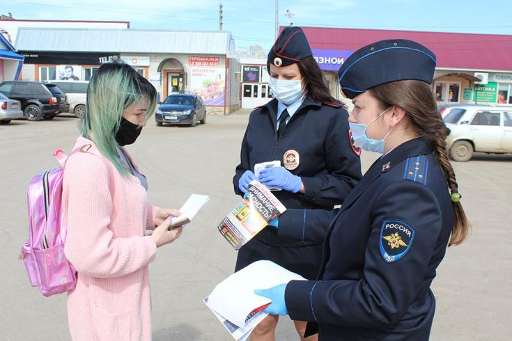 Саратовские автоинспекторы призвали водителей быть внимательными при управлении двухколесными транспортными средствам