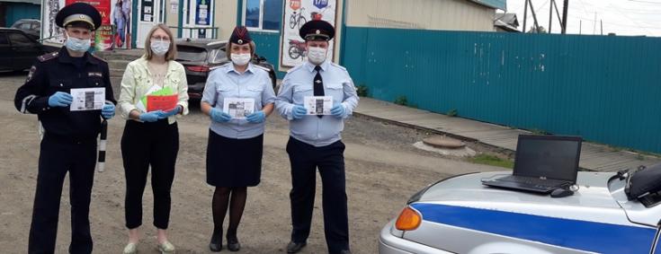 Госавтоинспекторы Нижнеингашского района совместно с представителями молодежного центра показывали нарушителям видеоролики