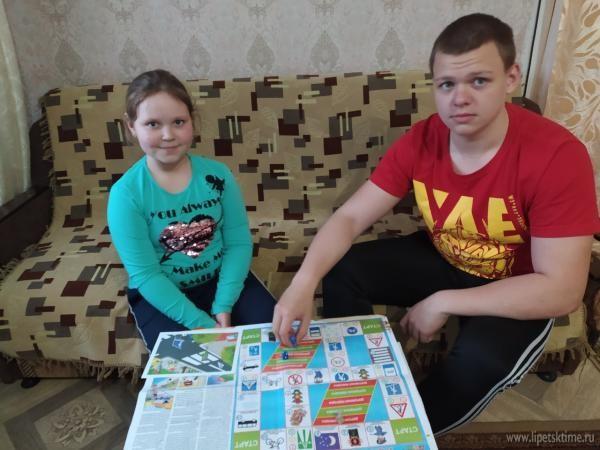 ДЕСЯТЬ ЮНЫХ ЛИПЧАН ПРИЗНАНЫ ЛУЧШИМИ ЗНАТОКАМИ ДОРОЖНОЙ БЕЗОПАСНОСТИ