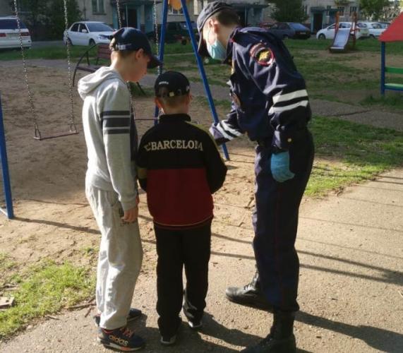 Видеоуроки о последствиях грубых нарушений ПДД демонстрируют пешеходам госавтоинспекторы Зеленогорска