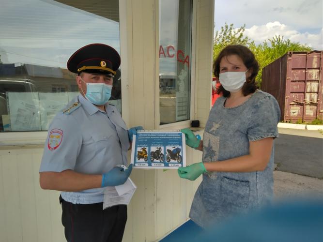 В Хакасии госавтоинспекторы сотрудники АЗС объединяют усилия в борьбе с травматизмом несовершеннолетних водителей мототехники