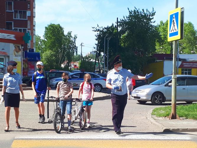 Томские сотрудники ГИБДД усилили работу по дорожной безопасности детей велосипедистов