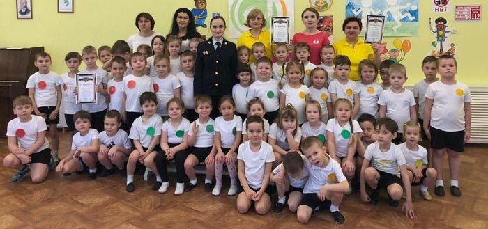 В День пропагандиста безопасности дорожного движения назвали популярных в соцсетях юных авторов фоторабот по ПДД