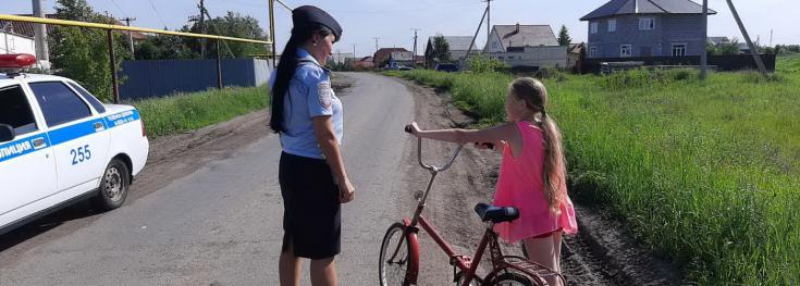 Сотрудники ГИБДД обращают внимание родителей на необходимость контроля за поведением детей и подростков в свободное время