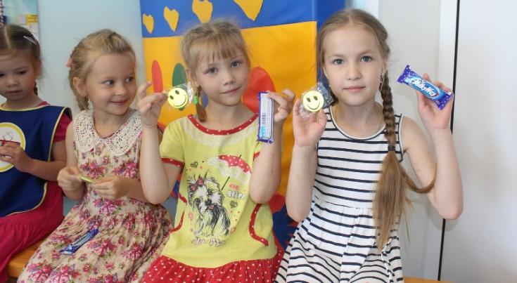 Лесосибирские дошкольники приняли участие в театрализованном представлении по основам дорожной безопасности