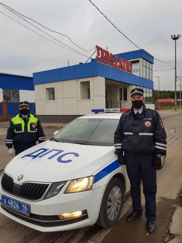 Сотрудники ГИБДД Татарстана помогли доставить ребенка в медицинское учреждение