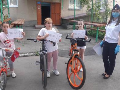 Дорожные полицейские Правобережного района Северной Осетии провели профилактические акции во дворах многоэтажных домов