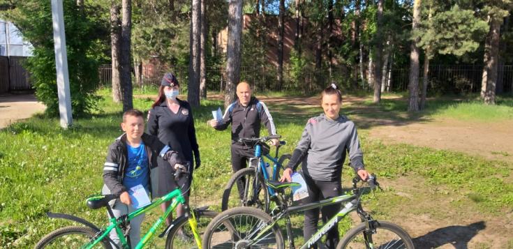 Дорожные полицейские провели профилактические беседы с велосипедистами