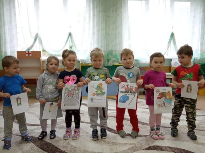 Госавтоинспекция г. Обнинска изучает с детьми правила дорожной безопасности в дистанционном режиме