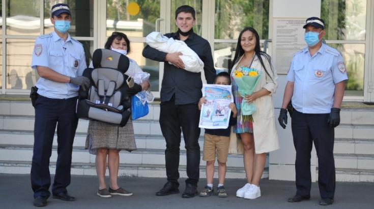 Благодаря профессиональным действиям сотрудников ГИБДД на свет появился здоровый малыш