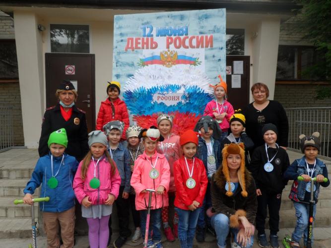Летние занятия по правилам дорожного движения проходят в детских садах г.Сланцы