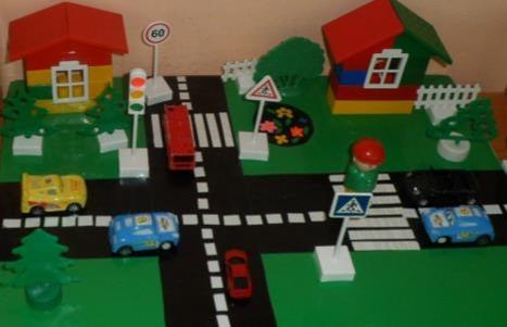Для любителей конструктора LEGO занятие "Дорожные знаки"