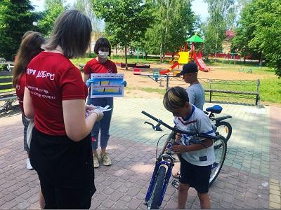 В Починке волонтеры и Госавтоинспекция призвали пешеходов стать заметными и сказать «Да» культуре на дороге