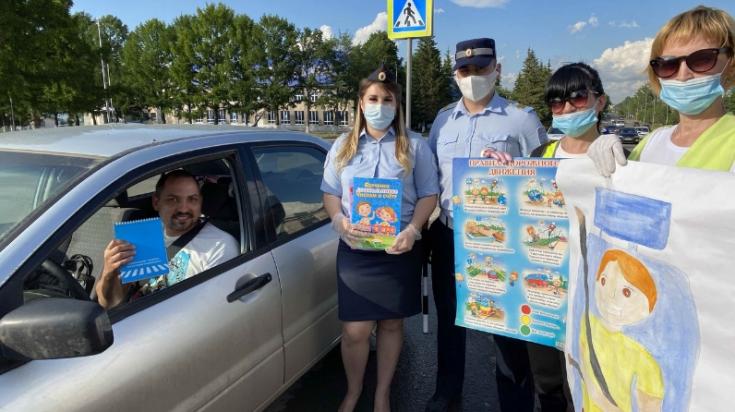Татарстанские автоинспекторы вместе с воспитателями детских садов провели ликбез для водителей и пешеходов