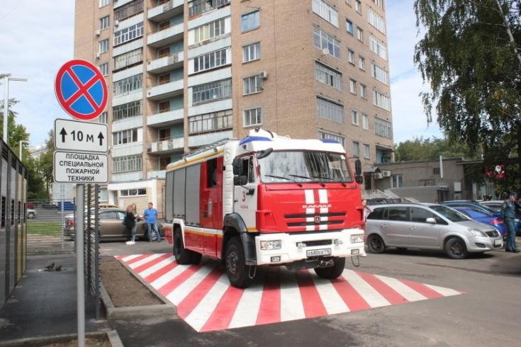 Во дворах Казани начали появляться разметки для пожарной техники.