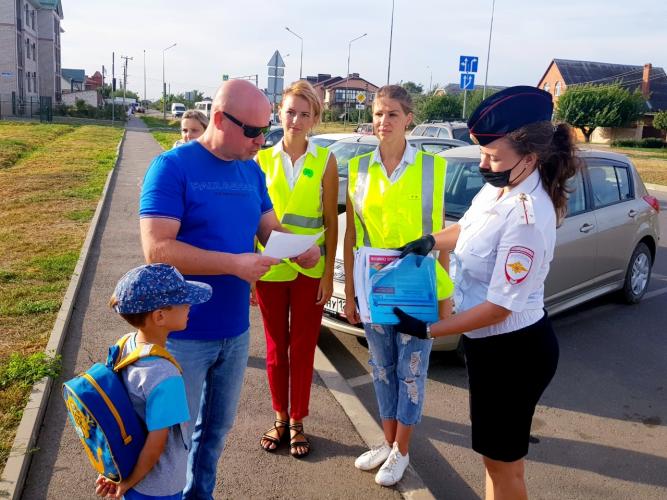 Автоинспекторы Краснодарского края обращают внимание родителей-водителей на проблематику детского дорожно-транспортного травматизма