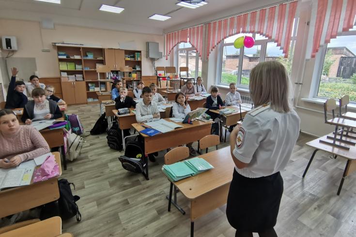 Занятия ГИБДД со школьниками продолжаются в северных районах края