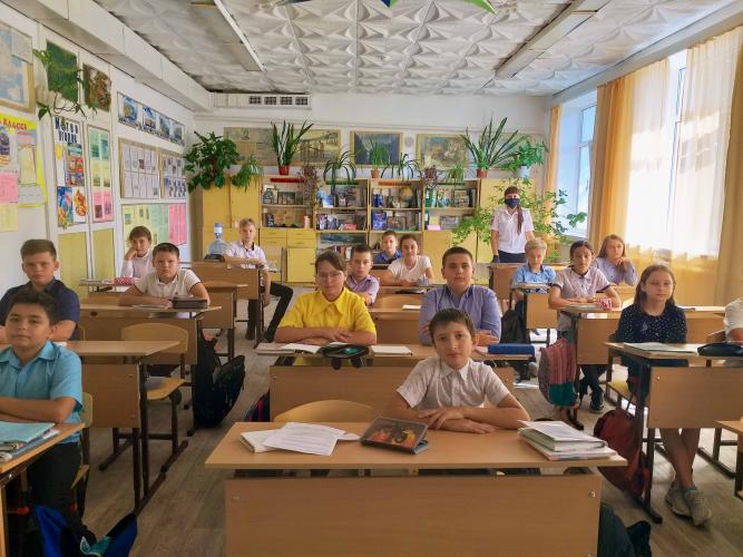 В Красногвардейском районе сотрудники Госавтоинспекции проводят «Единые уроки безопасности дорожного движения»