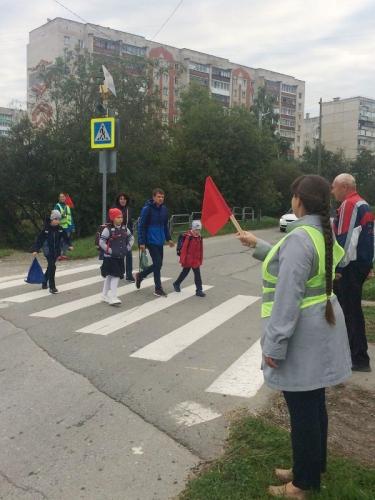 В Копейске и Златоусте сотрудники ГИБДД провели с детьми занятия по изучению правил дорожного движения