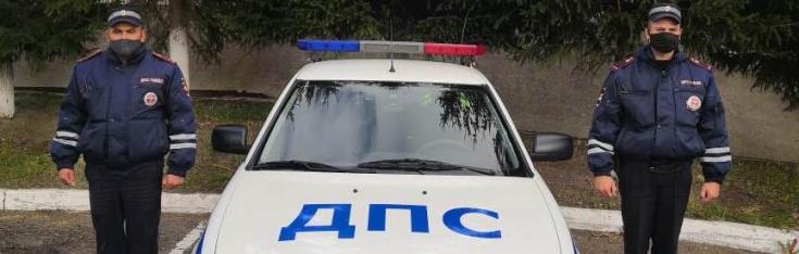 В Татарстане сотрудники ГИБДД оказали помощь женщине, которой внезапно стало плохо