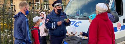 Автоинспекторы Бурятии проводят инструктажи безопасности на маршрутах движения детей к школам